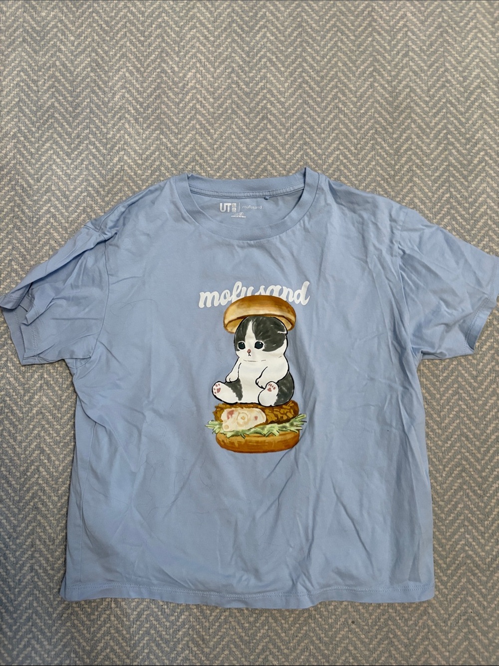 Uniqlo Mofusand Light Blue Cat Burger Graphic Tee